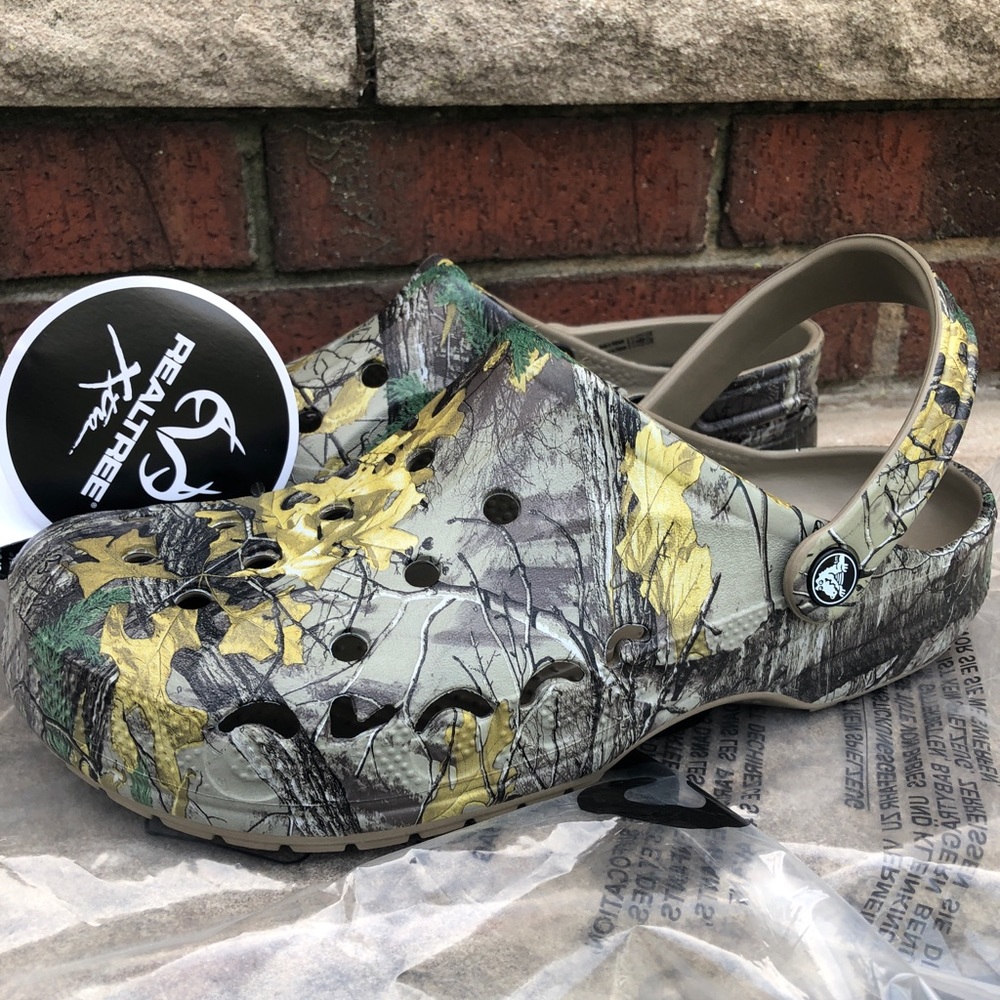 Crocs Baya Realtree Extra Clogs (For Men)